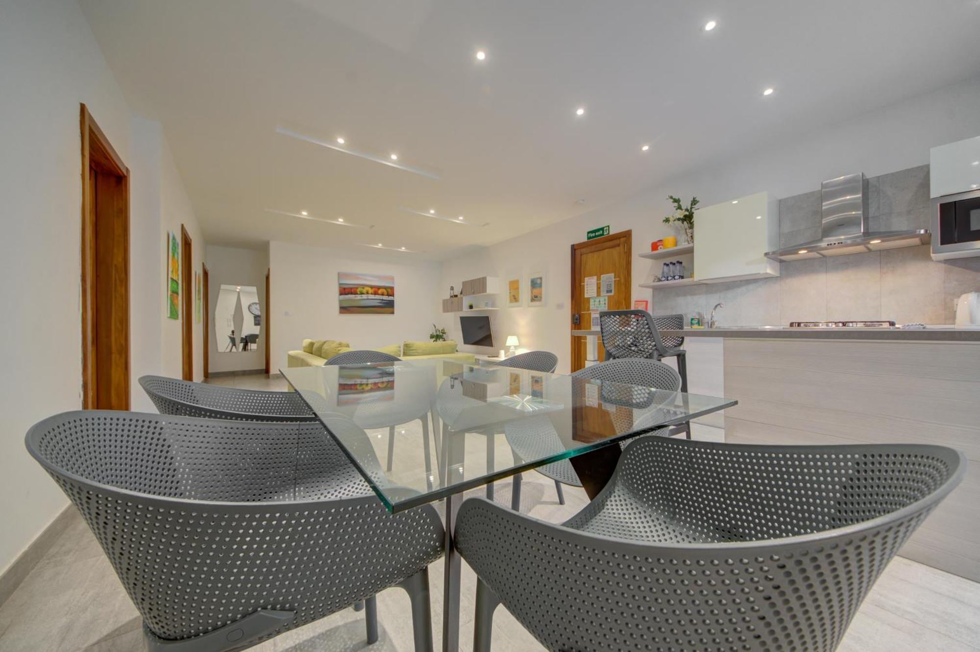Top Floor Apt With Common Pool Close To All Amenities St. Paul's Bay Dış mekan fotoğraf