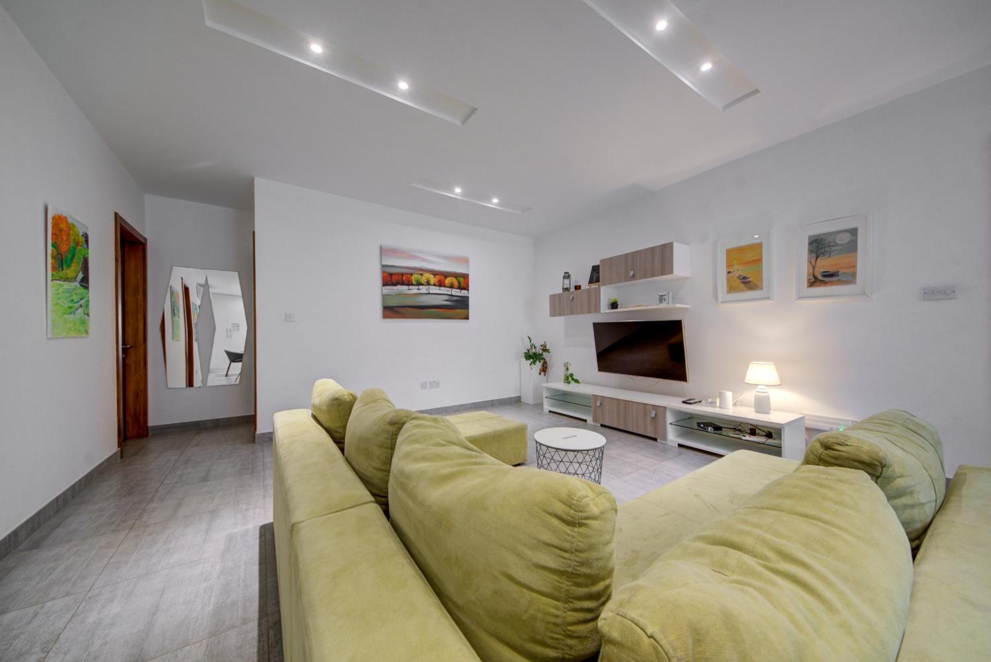Top Floor Apt With Common Pool Close To All Amenities St. Paul's Bay Dış mekan fotoğraf