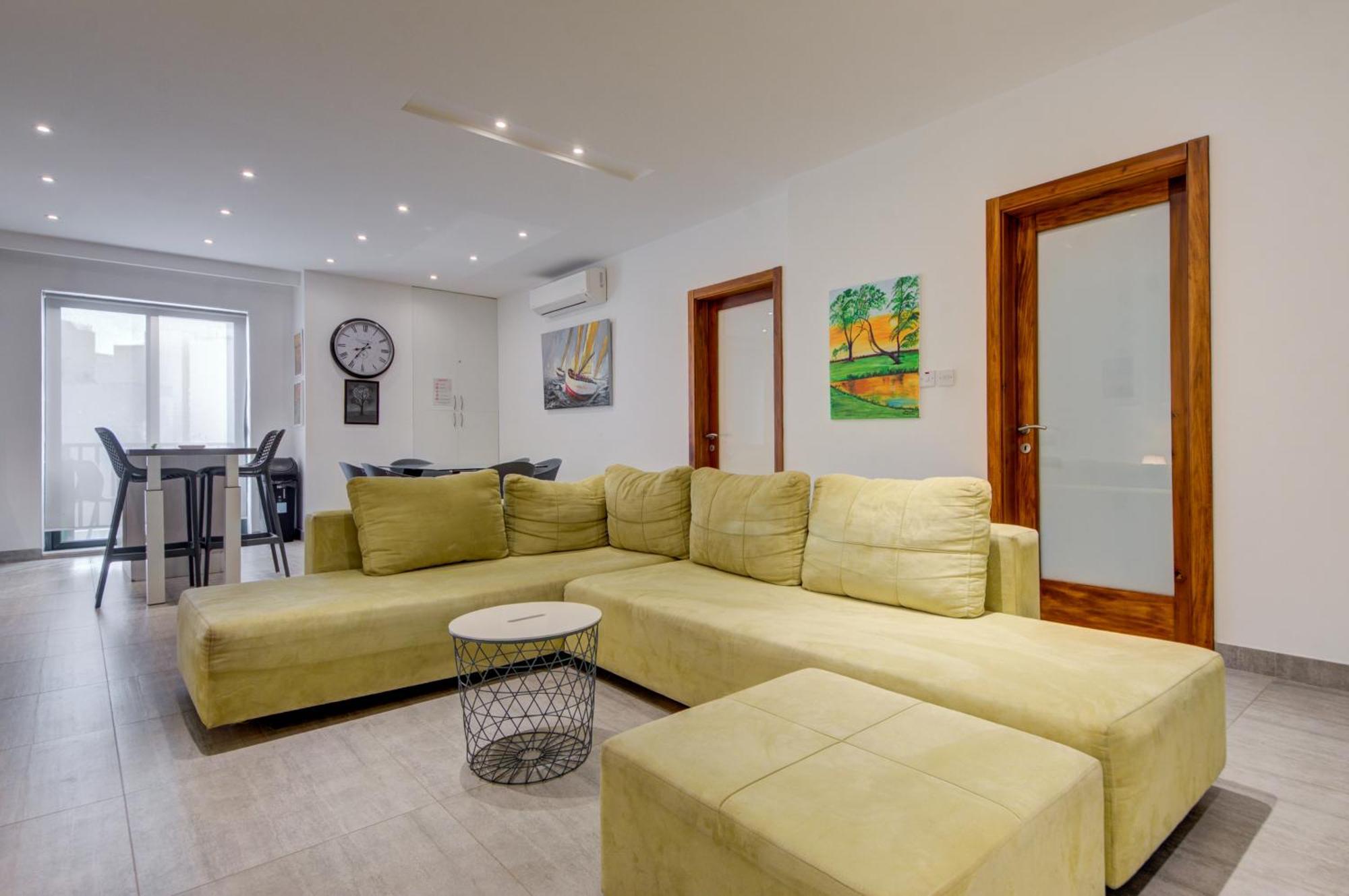 Top Floor Apt With Common Pool Close To All Amenities St. Paul's Bay Dış mekan fotoğraf