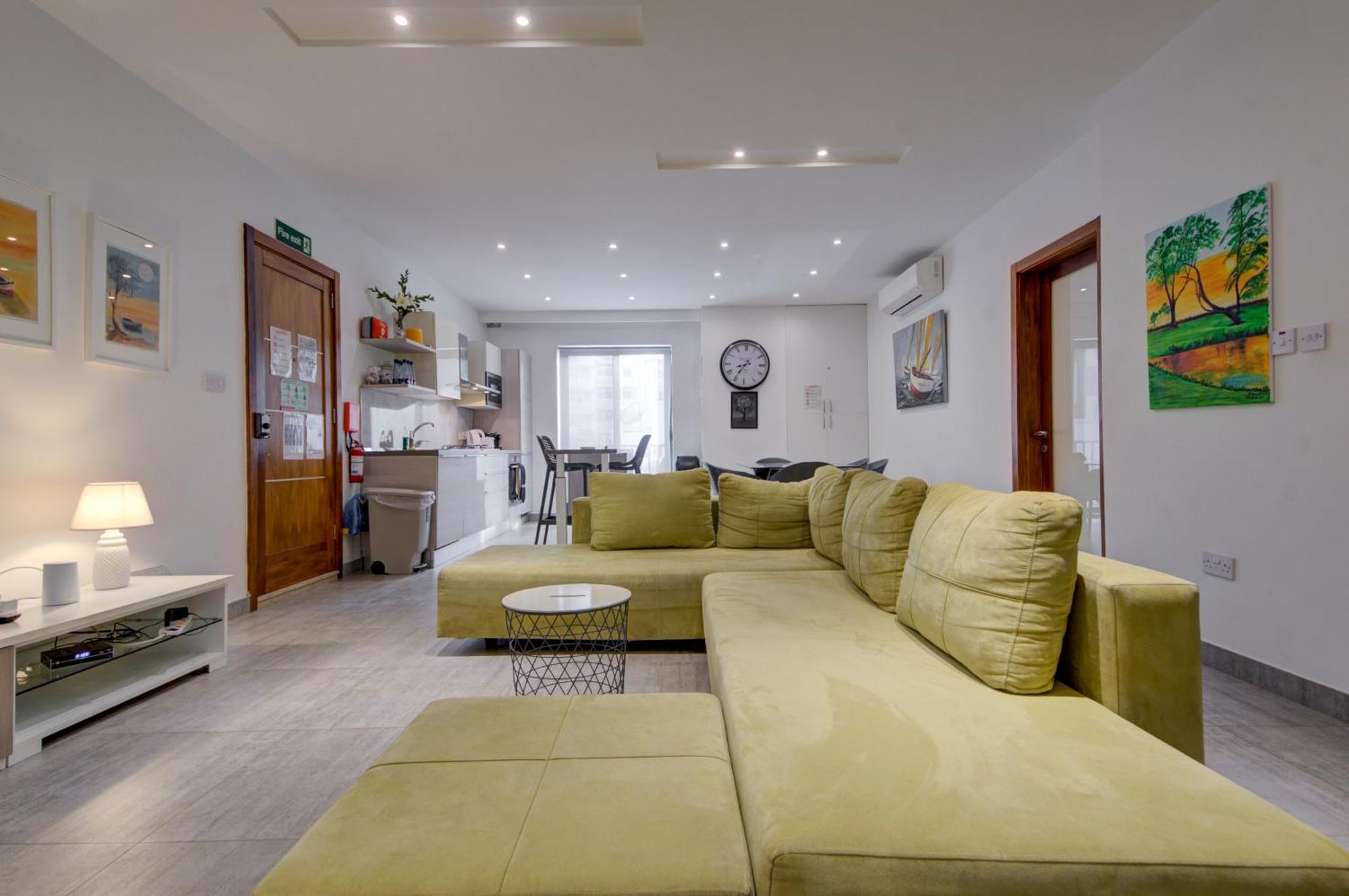 Top Floor Apt With Common Pool Close To All Amenities St. Paul's Bay Dış mekan fotoğraf