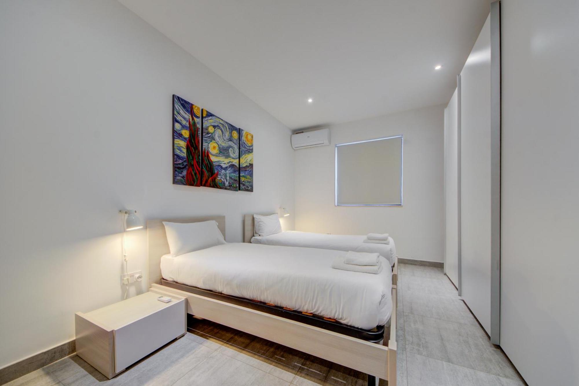 Top Floor Apt With Common Pool Close To All Amenities St. Paul's Bay Dış mekan fotoğraf