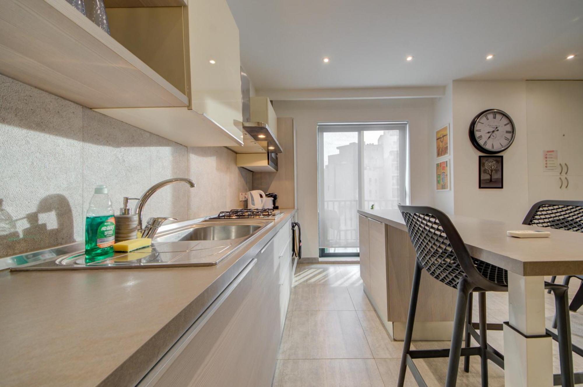 Top Floor Apt With Common Pool Close To All Amenities St. Paul's Bay Dış mekan fotoğraf