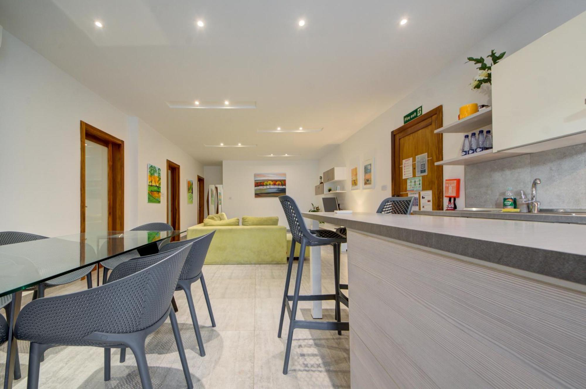 Top Floor Apt With Common Pool Close To All Amenities St. Paul's Bay Dış mekan fotoğraf