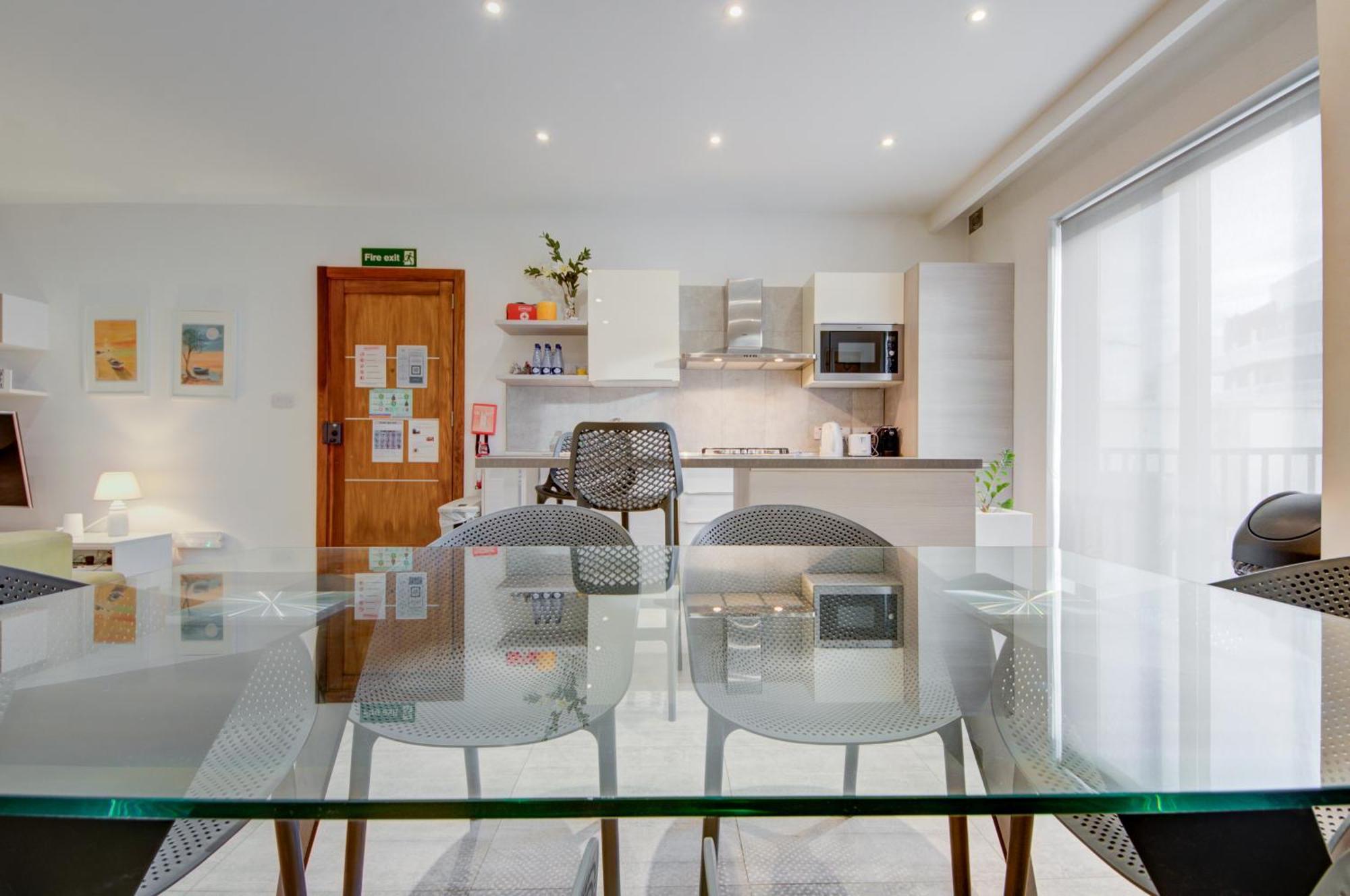 Top Floor Apt With Common Pool Close To All Amenities St. Paul's Bay Dış mekan fotoğraf